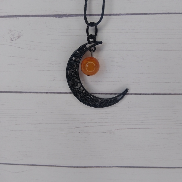 Fire agate bead in Black Enamel Crescent Halloween Moon Pendant - Picture 3 of 4